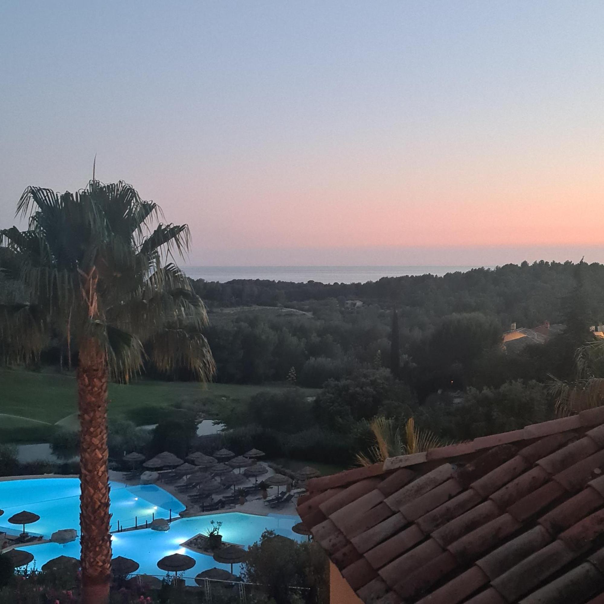 סן-סיר-סור-מר Villa Dans Cadre D'Exception - Golf, Piscine Et Tennis Prive מראה חיצוני תמונה
